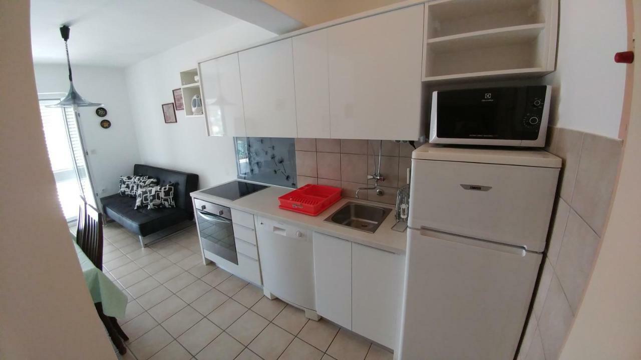 Apartments Dora Banjol Екстериор снимка