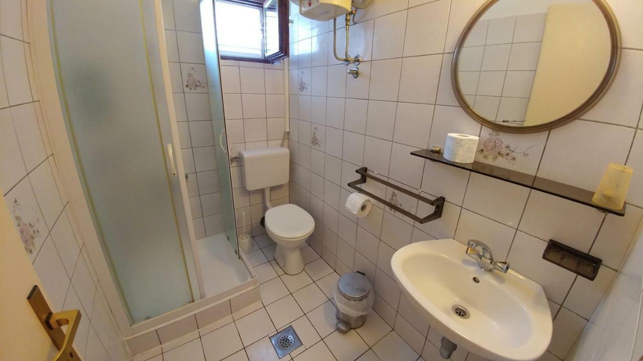 Apartments Dora Banjol Екстериор снимка