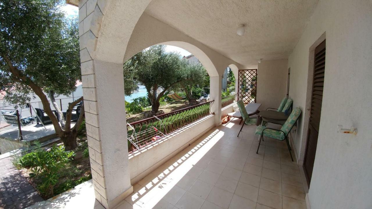 Apartments Dora Banjol Екстериор снимка