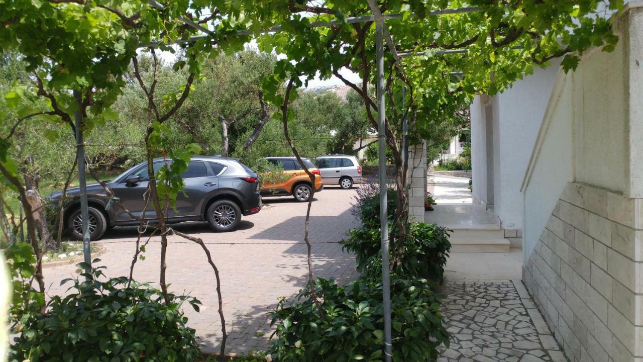 Apartments Dora Banjol Екстериор снимка