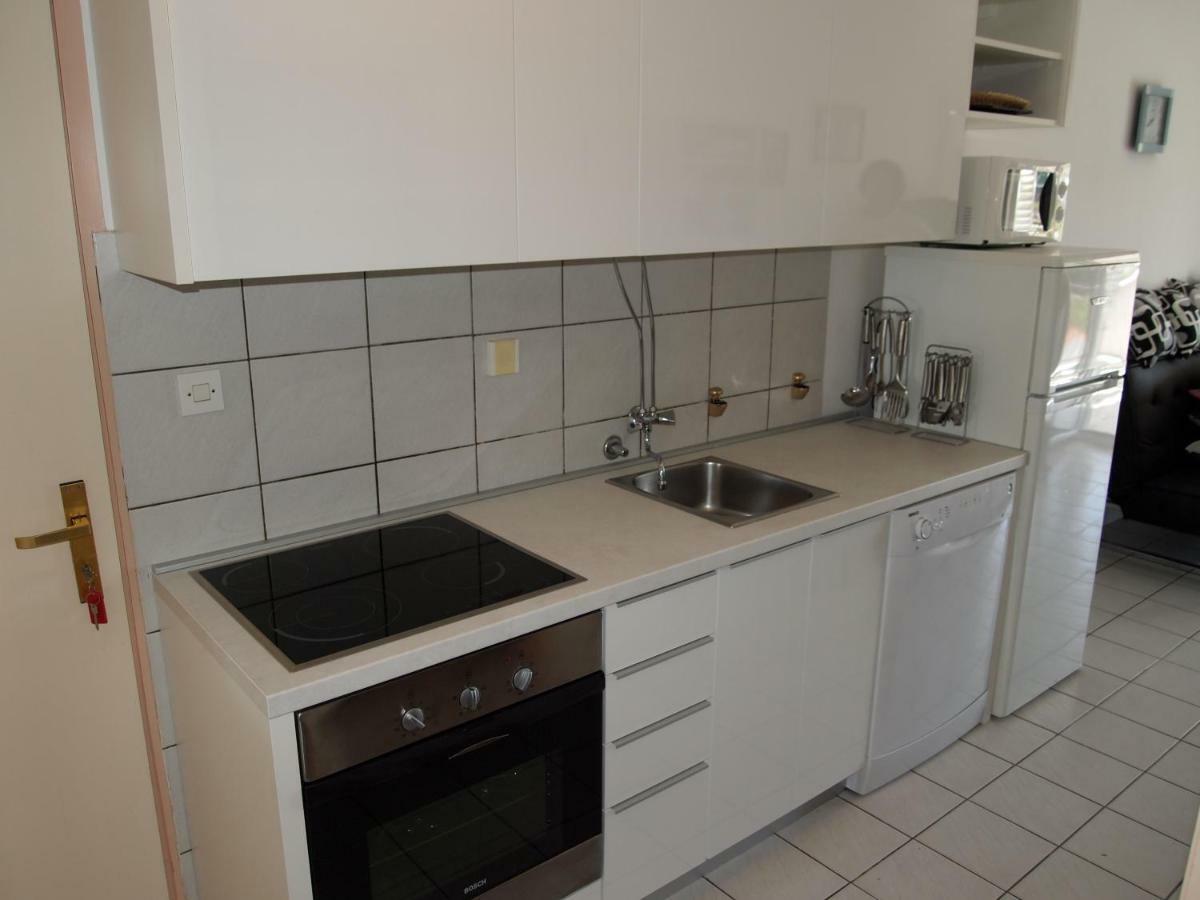 Apartments Dora Banjol Екстериор снимка